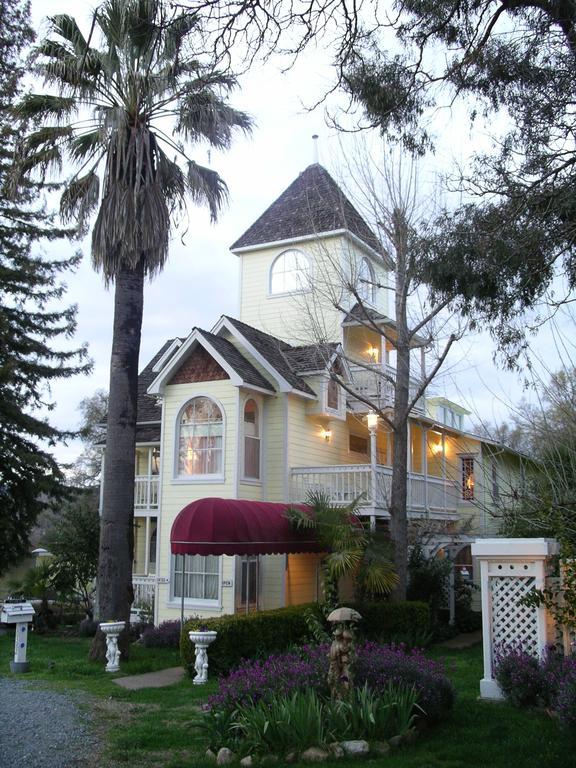 The Palm Hotel Bed & Breakfast Jamestown