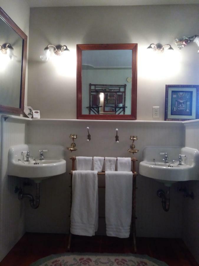 The Palm Hotel