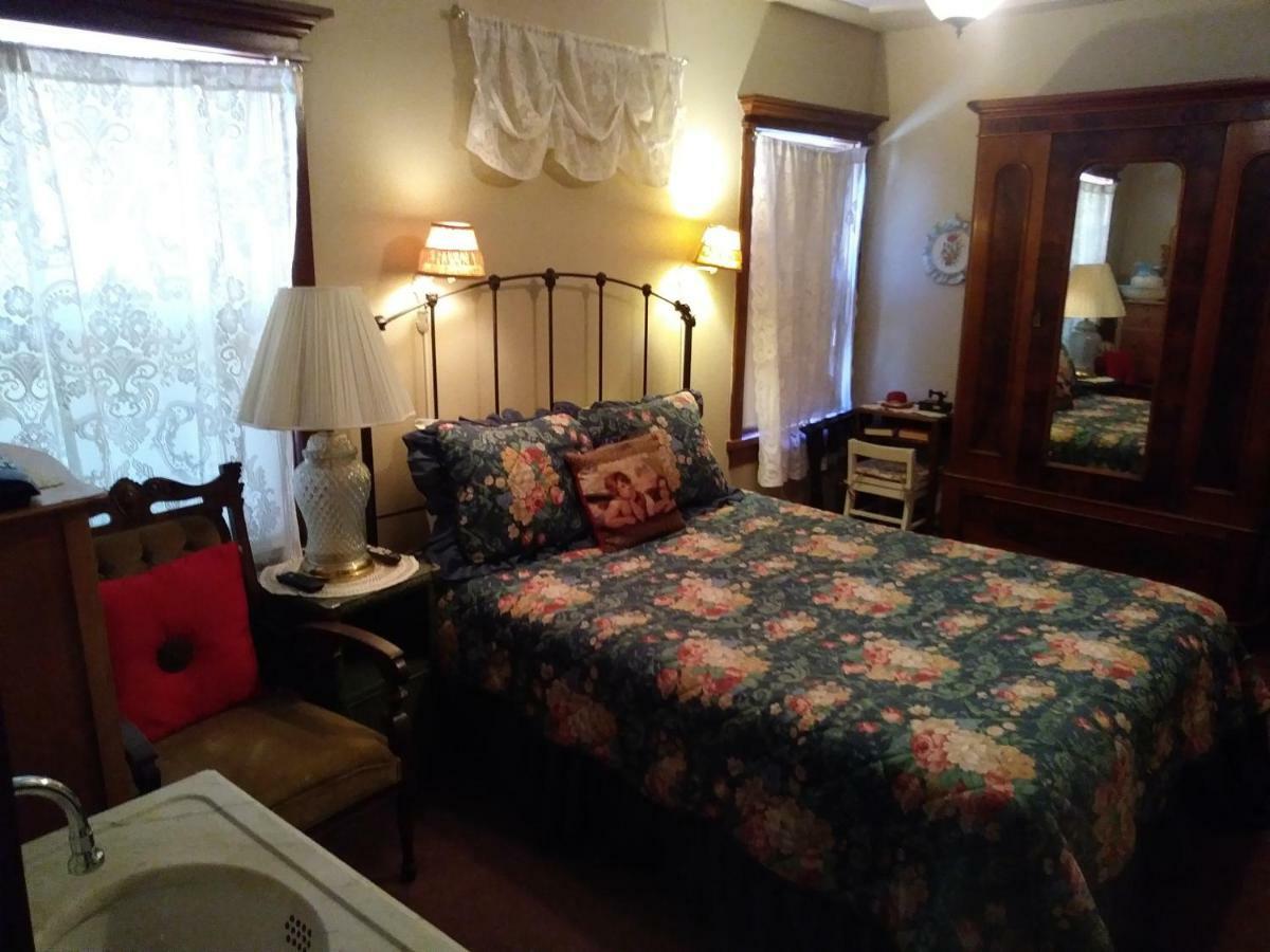 The Palm Hotel Bed & Breakfast Jamestown