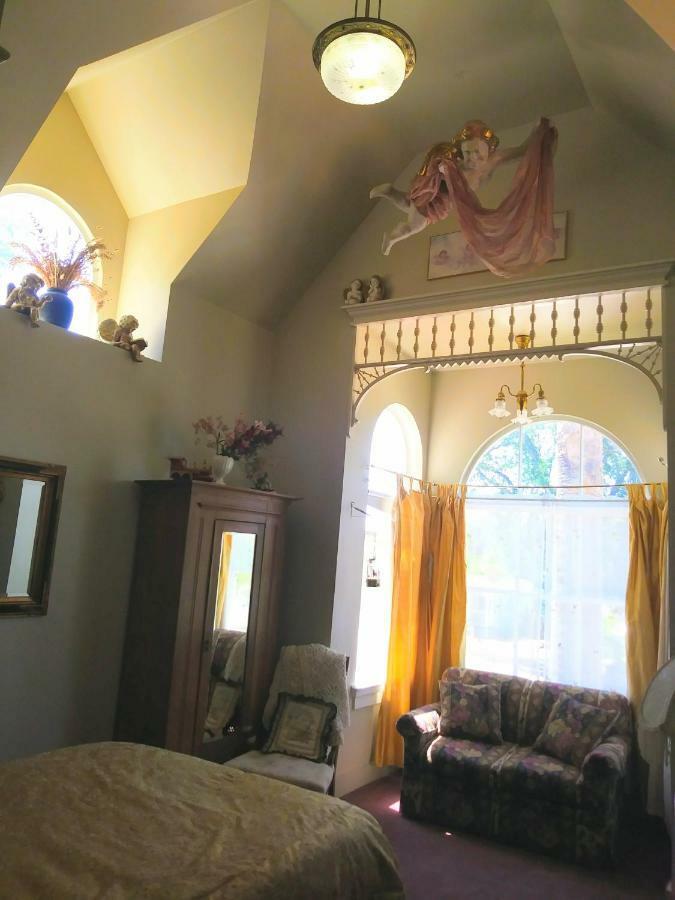 The Palm Hotel Bed & Breakfast