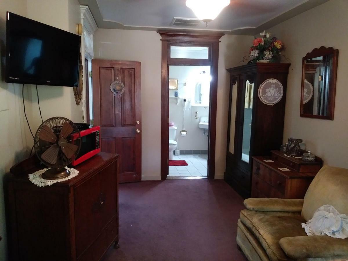 The Palm Hotel Bed & Breakfast Jamestown